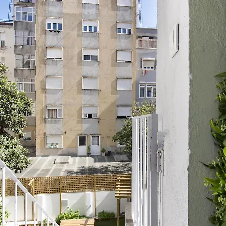 Alcantara Lovely Green Terrace 2 Bdr Apt With Ac * Lisboa