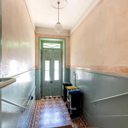 Alcantara Lovely Green Terrace 2 Bdr Apt With Ac شقة Lisboa
