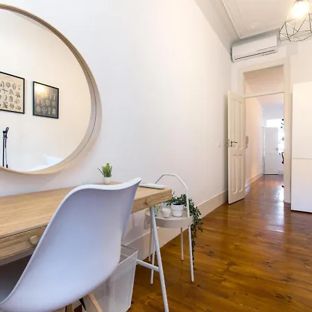 Alcantara Lovely Green Terrace 2 Bdr Apt With Ac شقة Lisboa