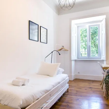 Alcantara Lovely Green Terrace 2 Bdr Apt With Ac *