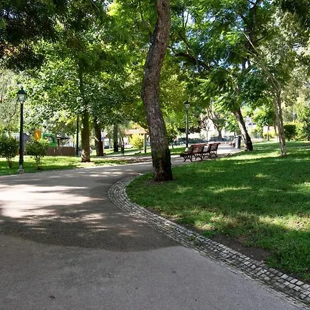 Alcantara Lovely Green Terrace 2 Bdr Apt With Ac Lisboa