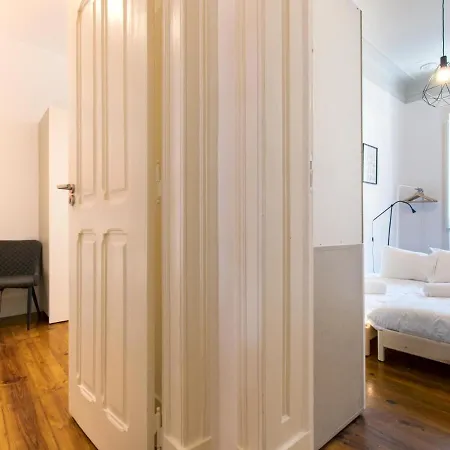 Alcantara Lovely Green Terrace 2 Bdr Apt With Ac *